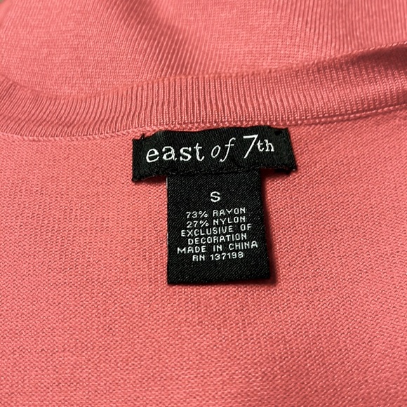 Coral pink 3/4 length sleeve cardigan with lace detail - Picture 3 of 4